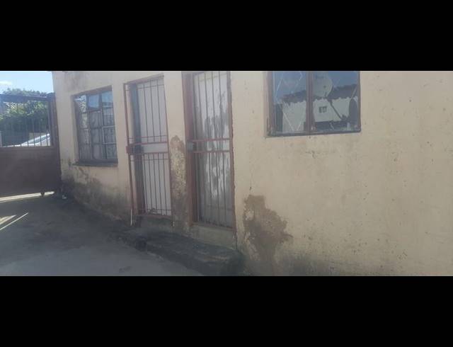 9 BEDROOM HOUSE FOR SALE IN TEMBISA CENTRAL